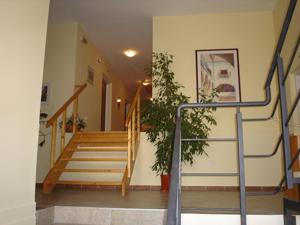 Polus Pension Sopron Exterior photo
