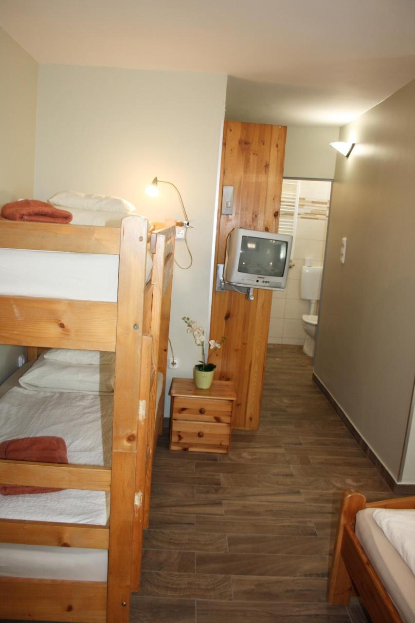 Polus Pension Sopron Exterior photo