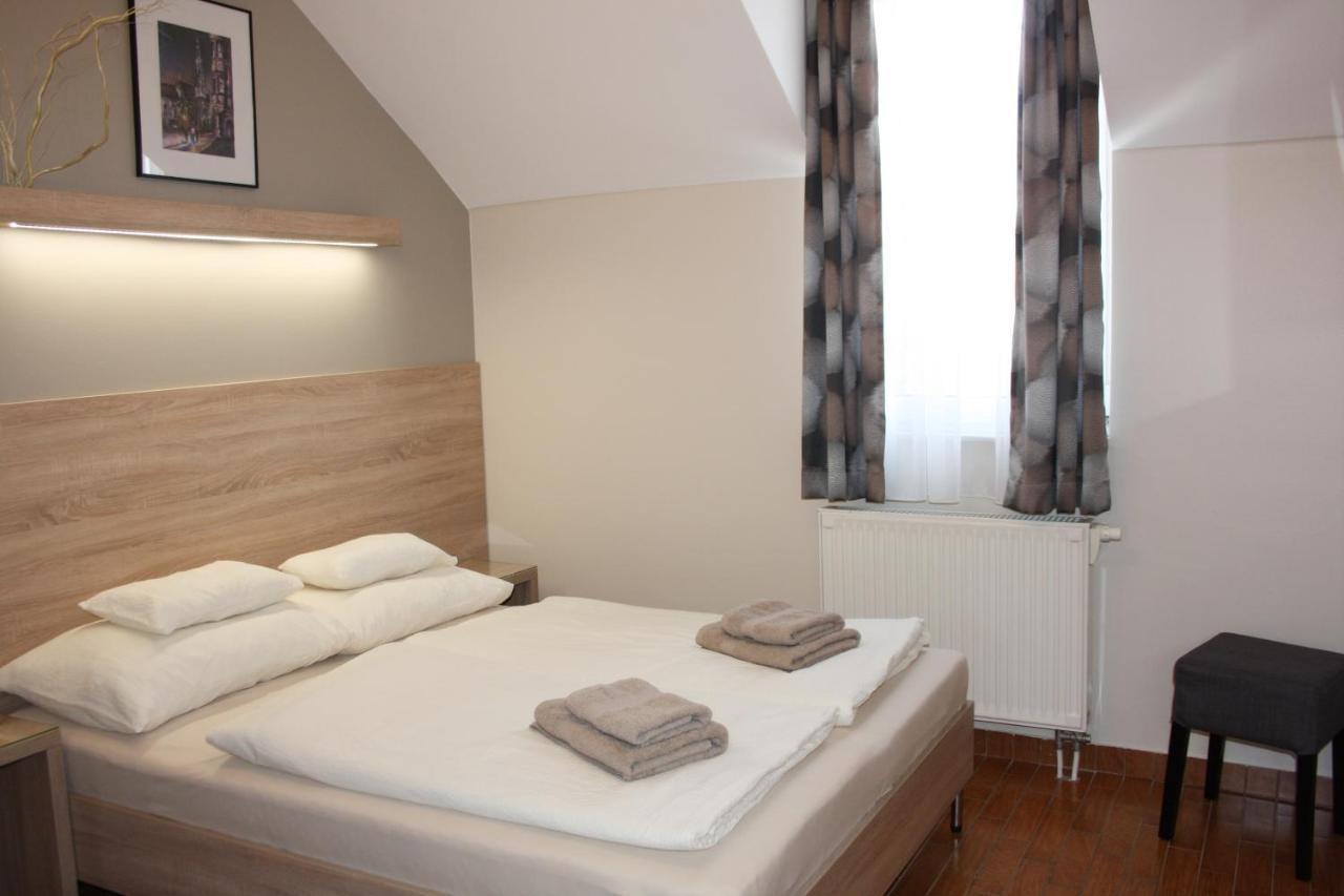 Polus Pension Sopron Exterior photo