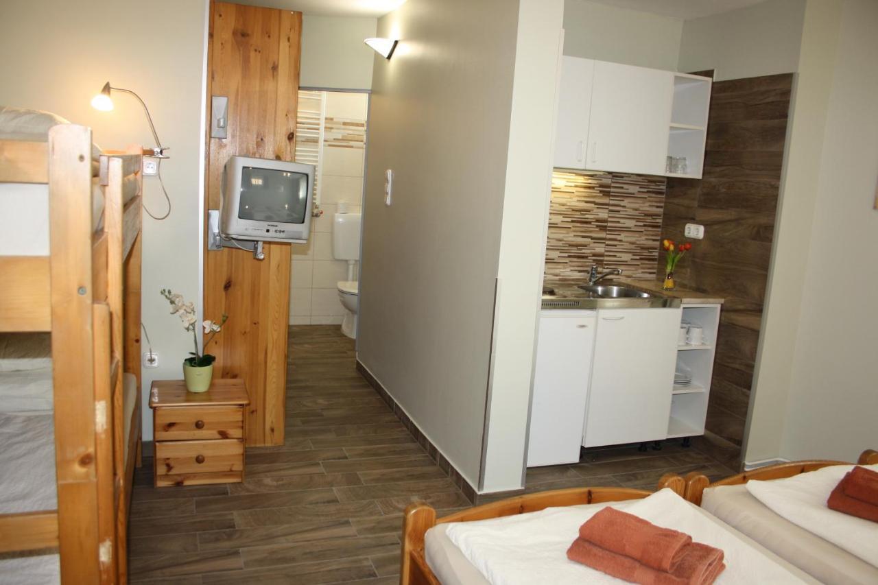 Polus Pension Sopron Exterior photo