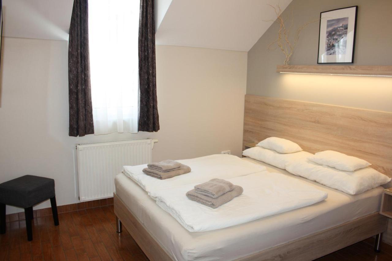Polus Pension Sopron Exterior photo