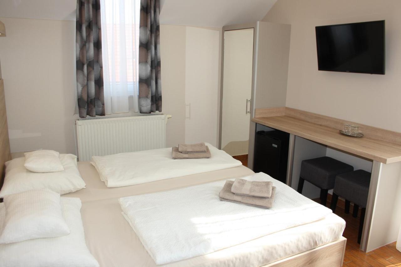Polus Pension Sopron Exterior photo
