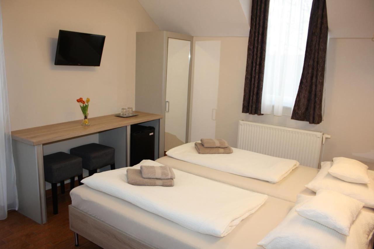 Polus Pension Sopron Exterior photo