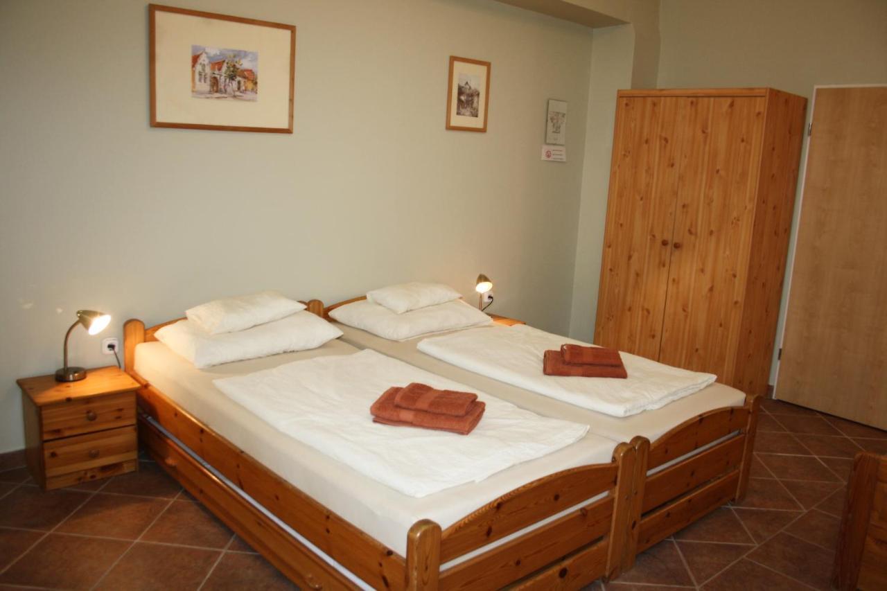 Polus Pension Sopron Exterior photo