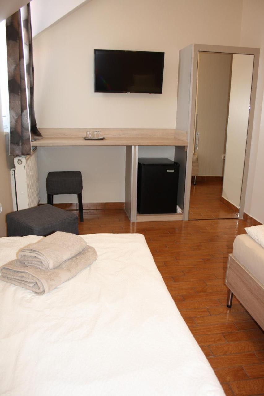 Polus Pension Sopron Exterior photo