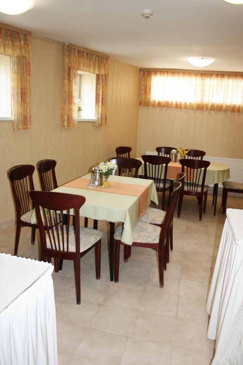 Polus Pension Sopron Exterior photo
