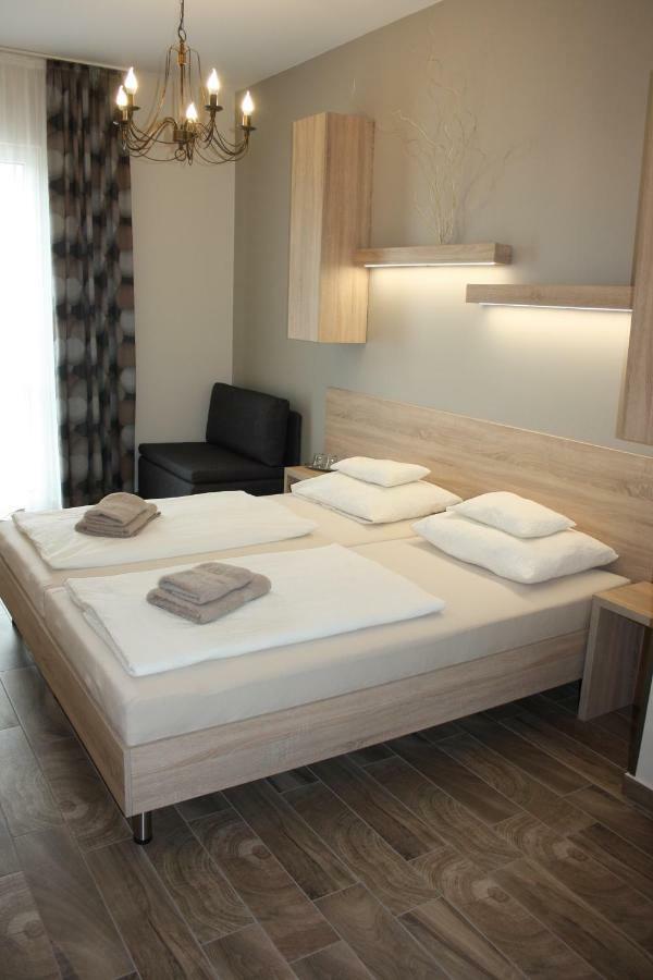 Polus Pension Sopron Exterior photo